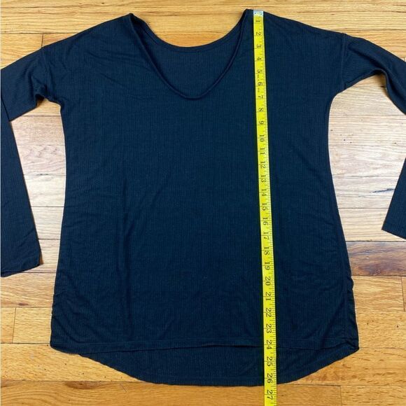 🪦Lululemon 6/8 Tight Knit Black Long Sleeve (3 for 30 sale) - Picture 5 of 7